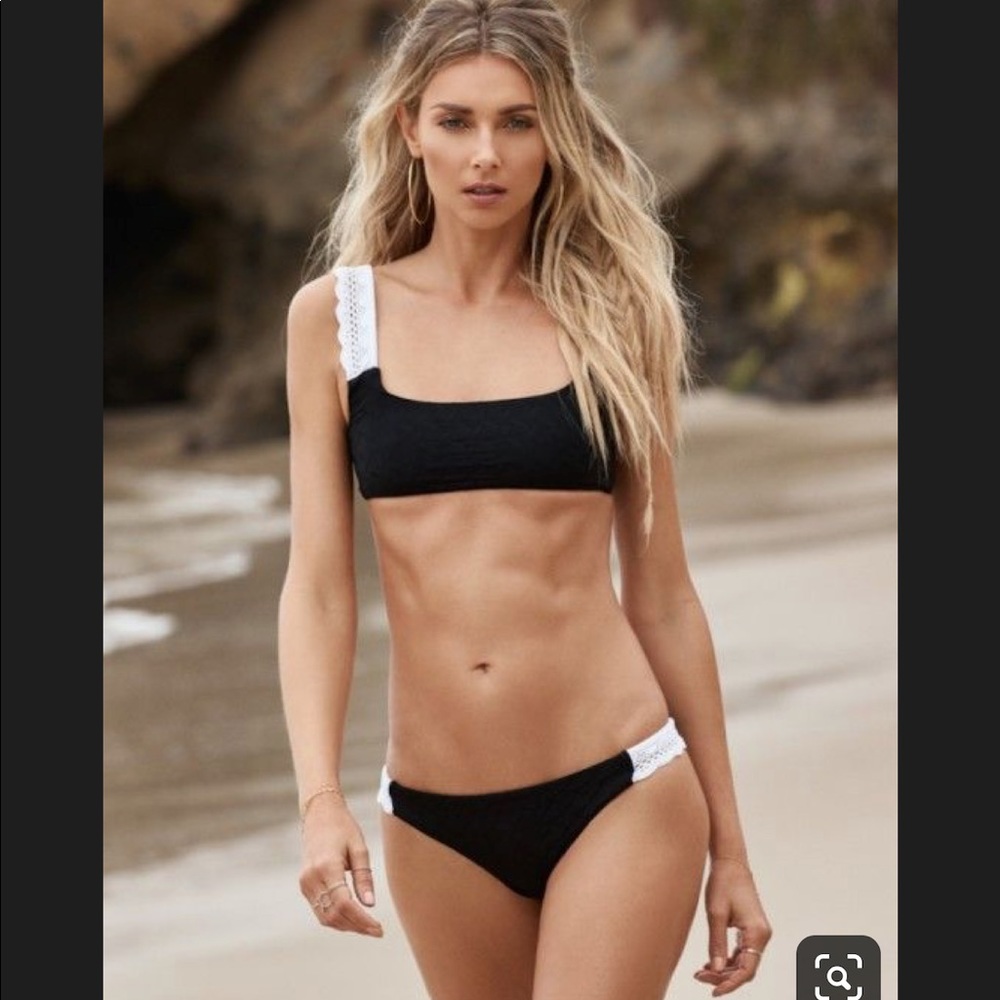 Ellejay Puka bottom Lanai top bikini